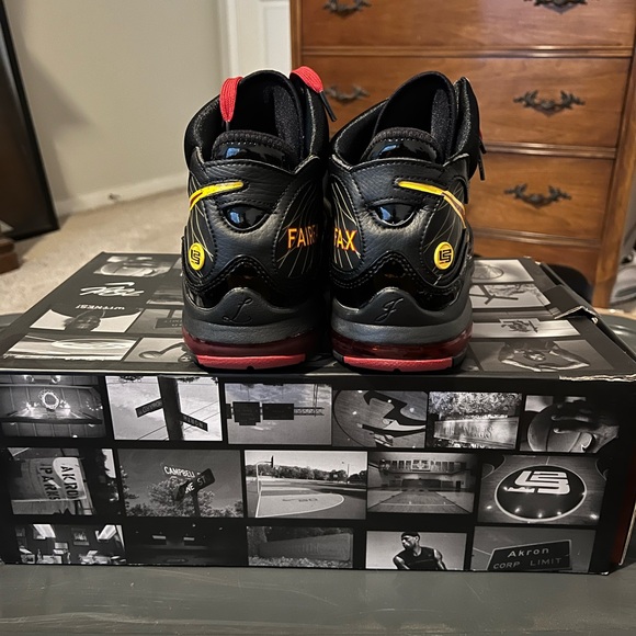 LeBron VII QS “Fairfax Away” - Picture 5 of 7